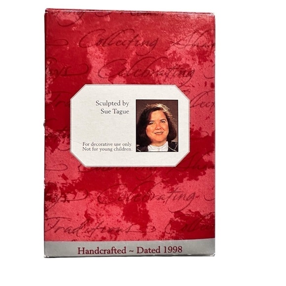 Vintage Hallmark Keepsake Ornament Spoonful of Love Chipmunk Handcrafted 1998 - Picture 2 of 7